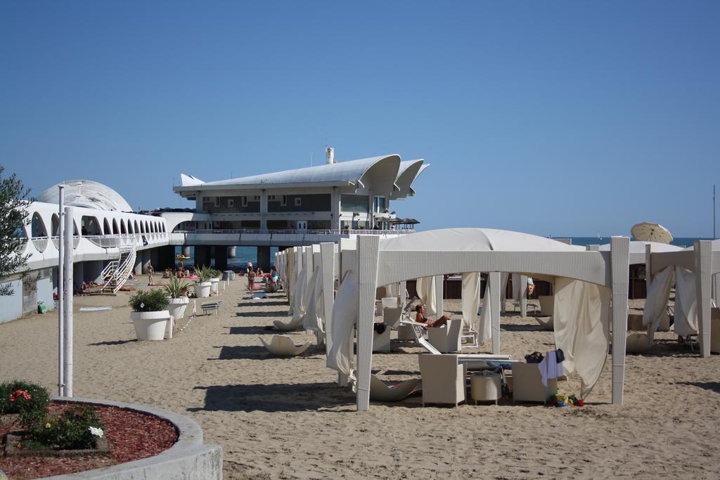 Ferienwohnung Residenza Nervesa Lignano Sabbiadoro Exterior foto